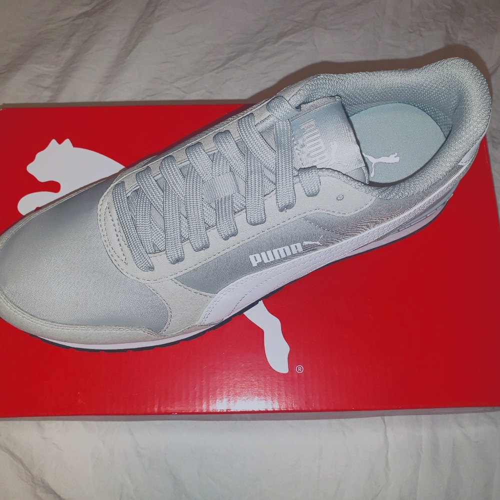 Puma Sneakers